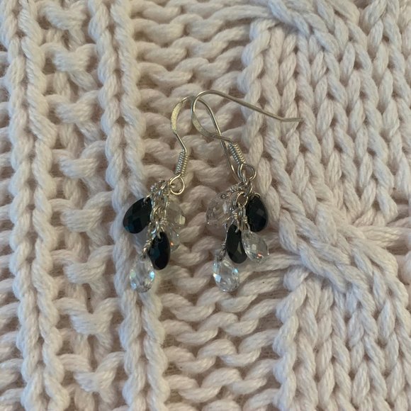 2 Pairs of Silver/Black Minimalist Earrings - Picture 2 of 3